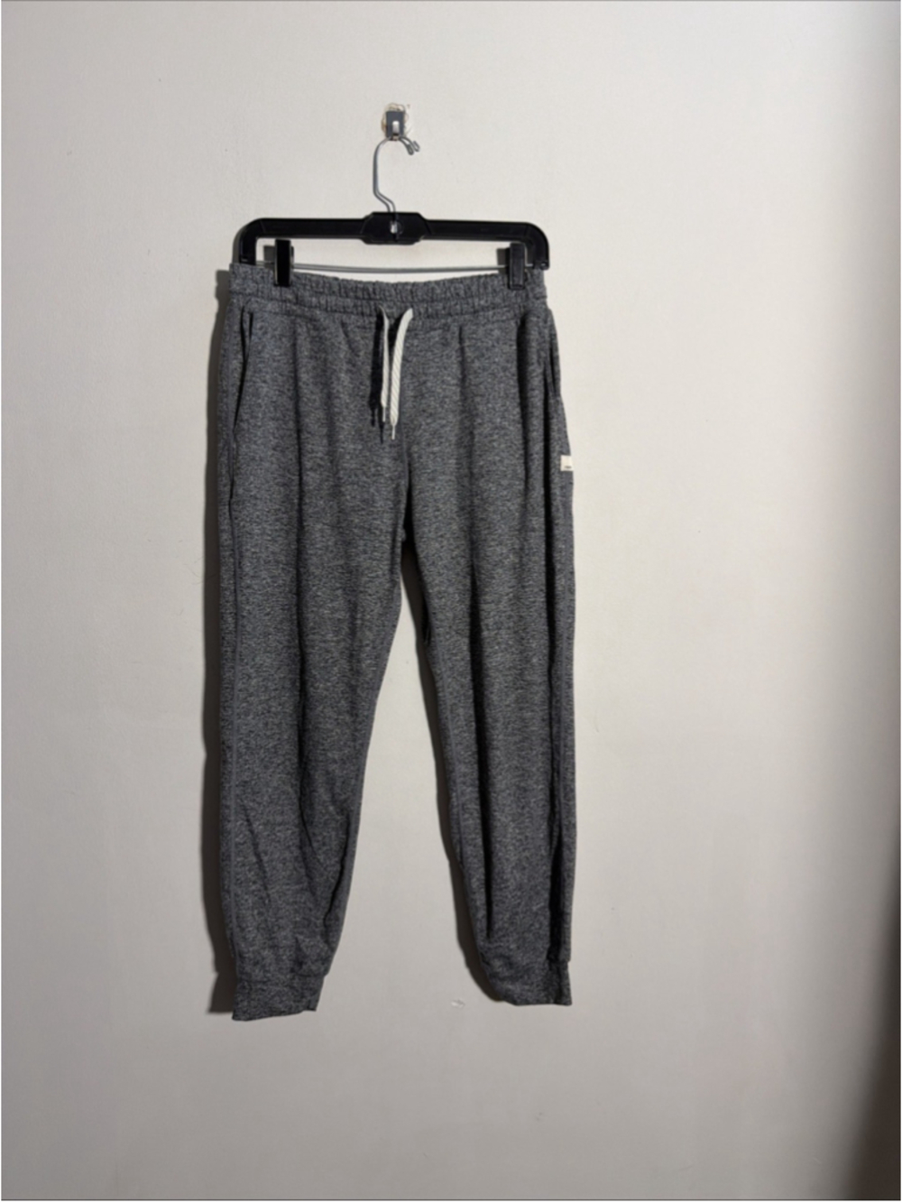 FLAW WOMEN’S VUORI PERFORMANCE JOGGER SIZE SMALL / MED GRAY DRAWSTRING RUNNING